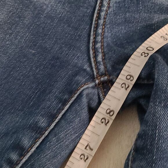 Rock and Republic Women's 10 Dark Wash Denim Distressed Jeans Mid Rise Skinny - Picture 13 of 14